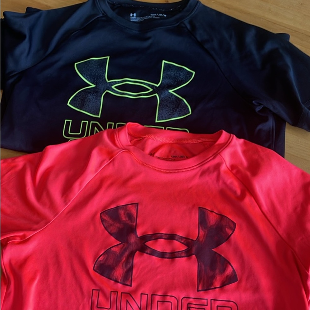 Boys Medium Under Armour shirts.